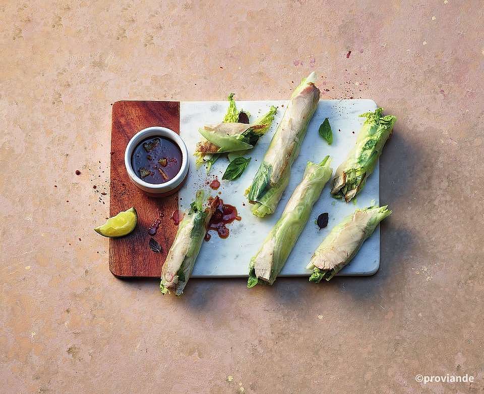 Poulet-Reis-Rollen mit Limetten-Dip
